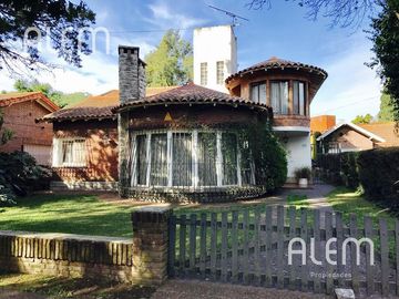 Casa - Barrio Corimayo - Hermoso lote con salida a 2 calles