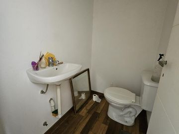 Casa en venta 6 dormitorios en Parque Leloir
