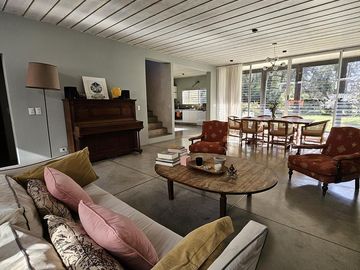 Casa en venta 6 dormitorios en Parque Leloir