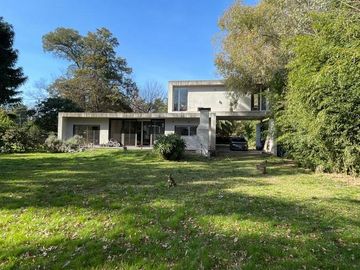 Casa en venta 6 dormitorios en Parque Leloir