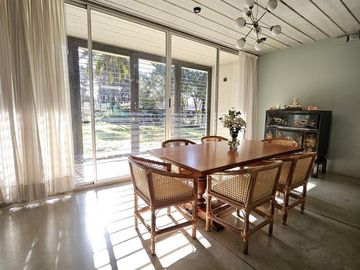 Casa en venta 6 dormitorios en Parque Leloir
