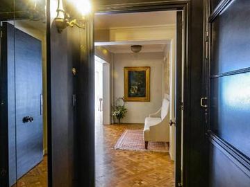 Depto de Diseño y Estilo: 3 Dorm. Edificio Francés de Categoría con Cochera