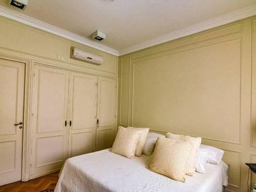 Depto de Diseño y Estilo: 3 Dorm. Edificio Francés de Categoría con Cochera