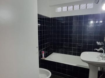 Casa 3 dormitorios jardín. San Isidro