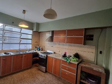 Casa 3 dormitorios jardín. San Isidro