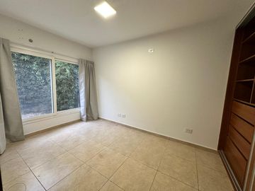 VENTA - Casa 3 Dormiotorios, Piscina.  Barrio Privado Cadaques (Funes Hills).