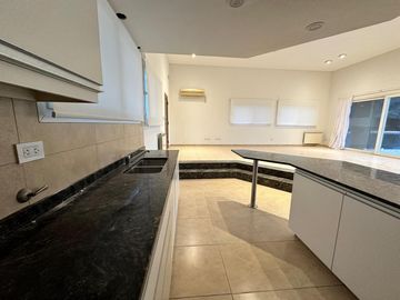 VENTA - Casa 3 Dormiotorios, Piscina.  Barrio Privado Cadaques (Funes Hills).