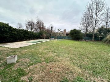 VENTA - Casa 3 Dormiotorios, Piscina.  Barrio Privado Cadaques (Funes Hills).