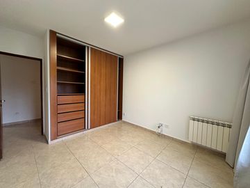 VENTA - Casa 3 Dormiotorios, Piscina.  Barrio Privado Cadaques (Funes Hills).