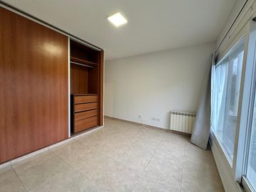 VENTA - Casa 3 Dormiotorios, Piscina.  Barrio Privado Cadaques (Funes Hills).
