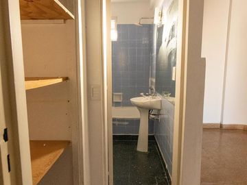 CHACARITA VENTA SEMI PISO  2 AMBIENTE P