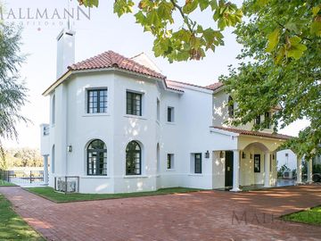 Excelente propiedad en Centauros  sobre lote de 1000 m2 | Mallmann Propiedades