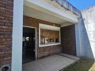 Casa en venta 3 amb en Parque Leloir