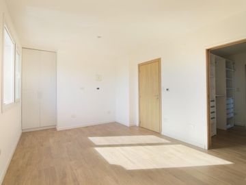 Casa en venta 6 ambientes en Hudson - Barrancas de Iraola (lote interno)