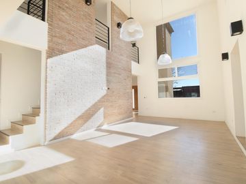 Casa en venta 6 ambientes en Hudson - Barrancas de Iraola (lote interno)