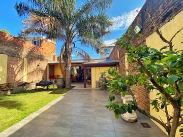 VENTA CASA 6 AMB 560 M2 LANUS OESTE