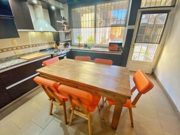 VENTA CASA 6 AMB 560 M2 LANUS OESTE
