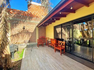 VENTA CASA 6 AMB 560 M2 LANUS OESTE