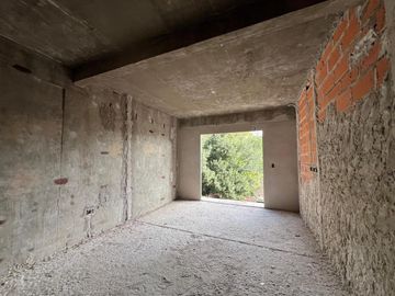 Tres ambientes a la venta en Wilde Centro