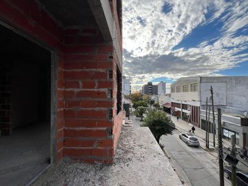 Tres ambientes a la venta en Wilde Centro