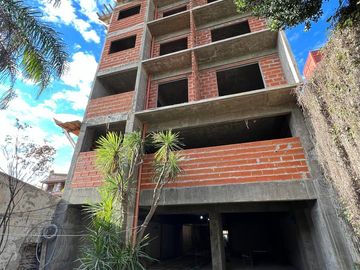 Tres ambientes a la venta en Wilde Centro