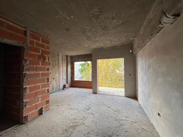 Tres ambientes a la venta en Wilde Centro