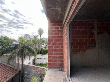 Tres ambientes a la venta en Wilde Centro
