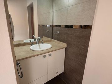 Departamento en venta - 2 Dormitorios 2 Baños -Cochera - 88Mts2 - La Plata