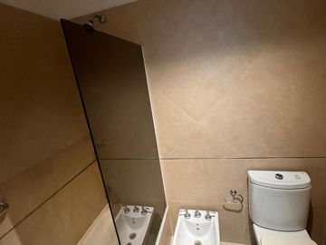Departamento en venta - 2 Dormitorios 2 Baños -Cochera - 88Mts2 - La Plata