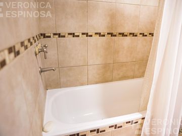 Casa SEIS AMBIENTES Moron Sur COCHERA PISCINA