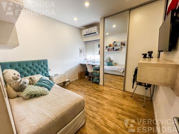 Casa SEIS AMBIENTES Moron Sur COCHERA PISCINA