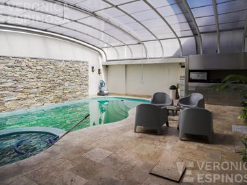 Casa SEIS AMBIENTES Moron Sur COCHERA PISCINA