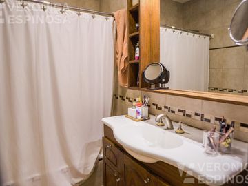 Casa SEIS AMBIENTES Moron Sur COCHERA PISCINA