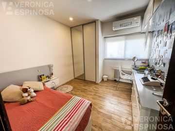 Casa SEIS AMBIENTES Moron Sur COCHERA PISCINA