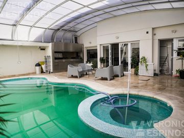 Casa SEIS AMBIENTES Moron Sur COCHERA PISCINA