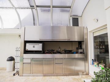 Casa SEIS AMBIENTES Moron Sur COCHERA PISCINA