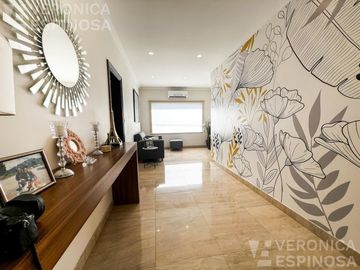 Casa SEIS AMBIENTES Moron Sur COCHERA PISCINA