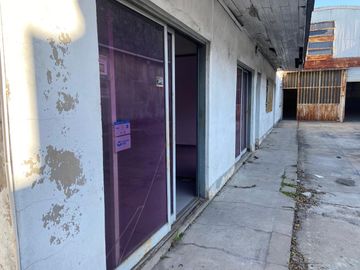 Depósito en  Adrogue, 500 mts2 aprox, Muy buen estado