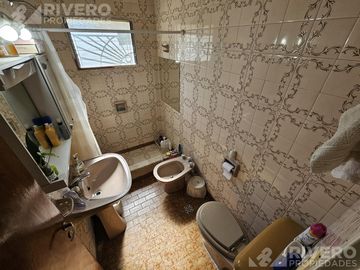 CASA EN VENTA CASTELAR NORTE - IDEAL FAMILIA AMPLIA