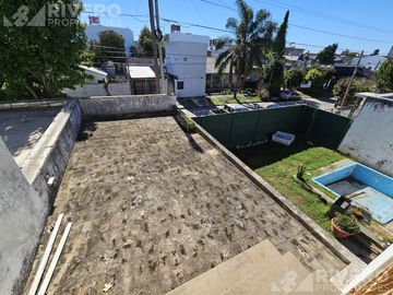 CASA EN VENTA CASTELAR NORTE - IDEAL FAMILIA AMPLIA