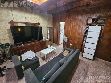 CASA EN VENTA CASTELAR NORTE - IDEAL FAMILIA AMPLIA