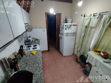 CASA EN VENTA CASTELAR NORTE - IDEAL FAMILIA AMPLIA