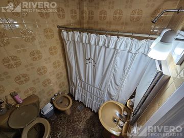 CASA EN VENTA CASTELAR NORTE - IDEAL FAMILIA AMPLIA