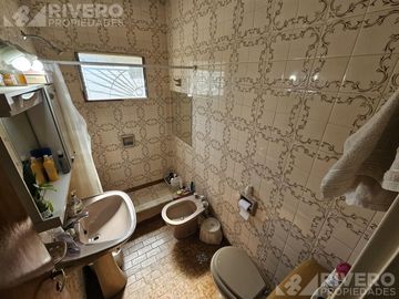 CASA EN VENTA CASTELAR NORTE - IDEAL FAMILIA AMPLIA