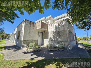 CASA EN VENTA CASTELAR NORTE - IDEAL FAMILIA AMPLIA