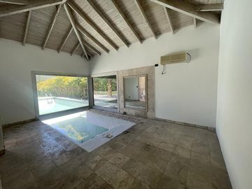 Casa en venta en barrio La Casualidad, Pilar