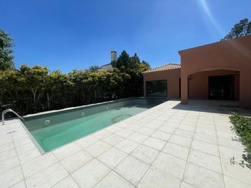 Casa en venta en barrio La Casualidad, Pilar