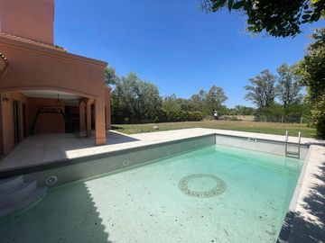 Casa en venta en barrio La Casualidad, Pilar