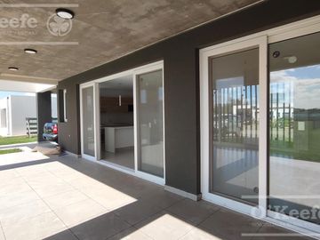 Casa de cuatro ambientes a estrenar en Villalobos Pueblos del Plata Hudson