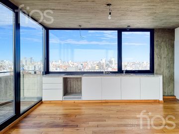 VENTA DEPARTAMENTO DE CATEGORIA, DOS DORMITORIOS CON BALCON VISTA AL RIO Y AMENITIES EN ZONA CENTRO